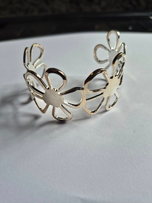 Stamped 925 Daisy Bangle